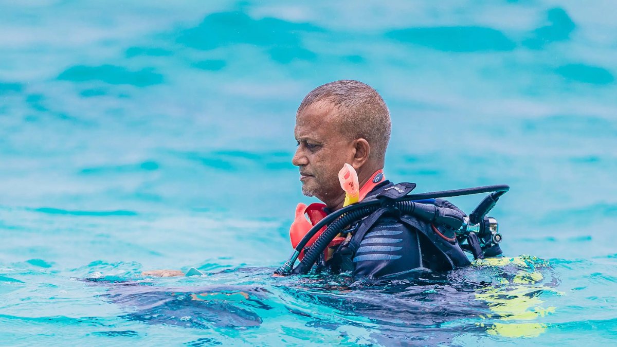 ފައްޔާޒުގެ ހިމޭން ފީނުން: ބައްޕަގެ ހަނދާނާއި ބަލައި ފޫހި ނުވި މަންޒަރު